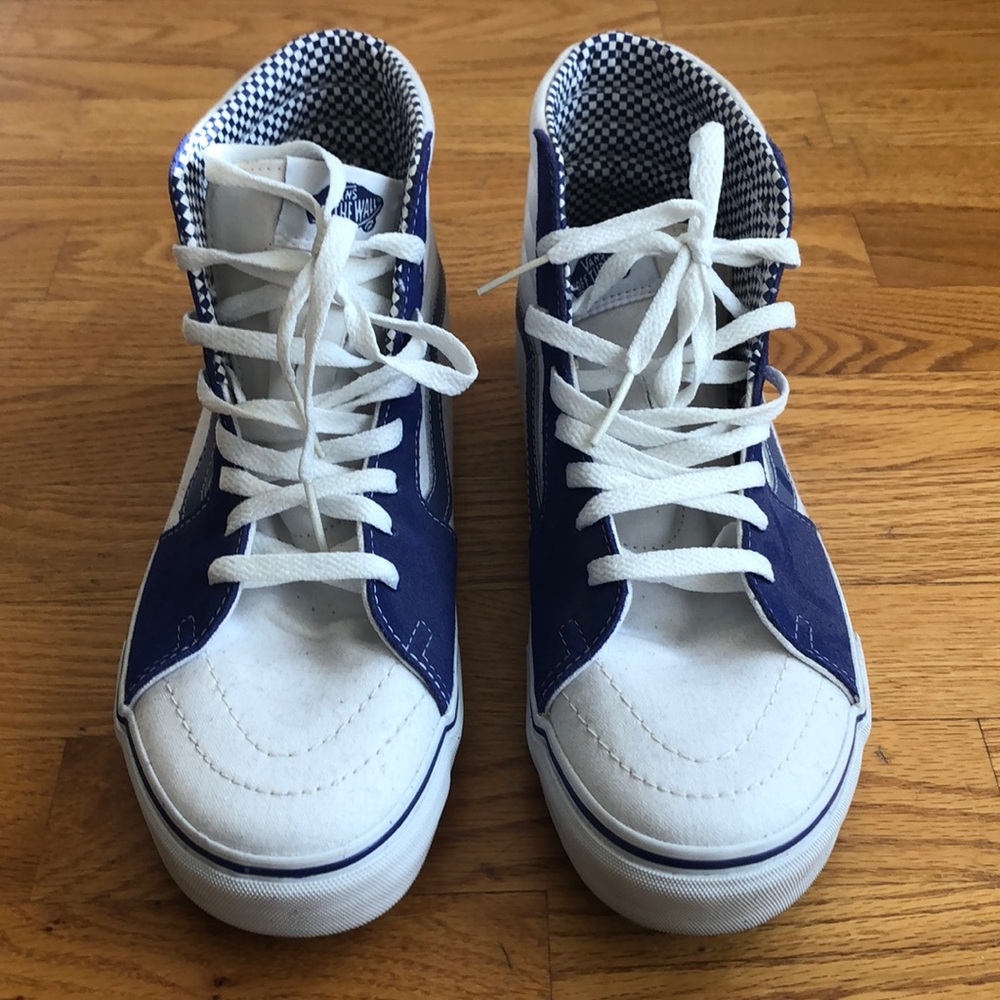 VANS High-Top Sneaker